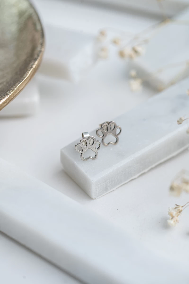 Náušnice v tvare labky z ružového 14K zlata