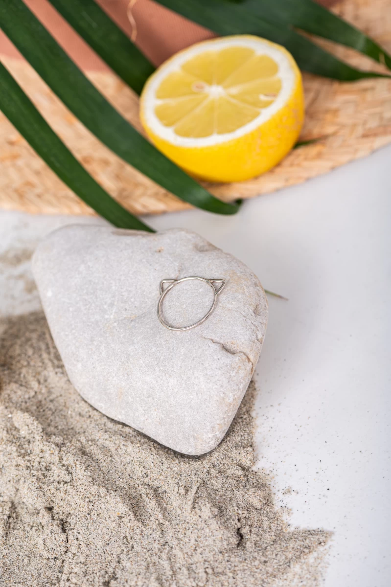 Zlatý prsteň s mačkou