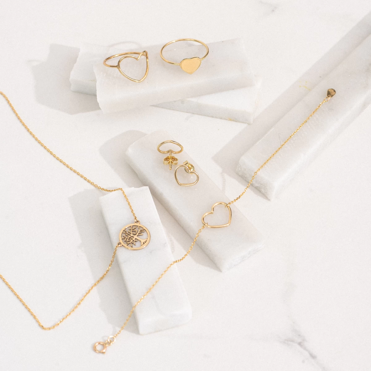 Prsteň zo striebra v tvare srdca