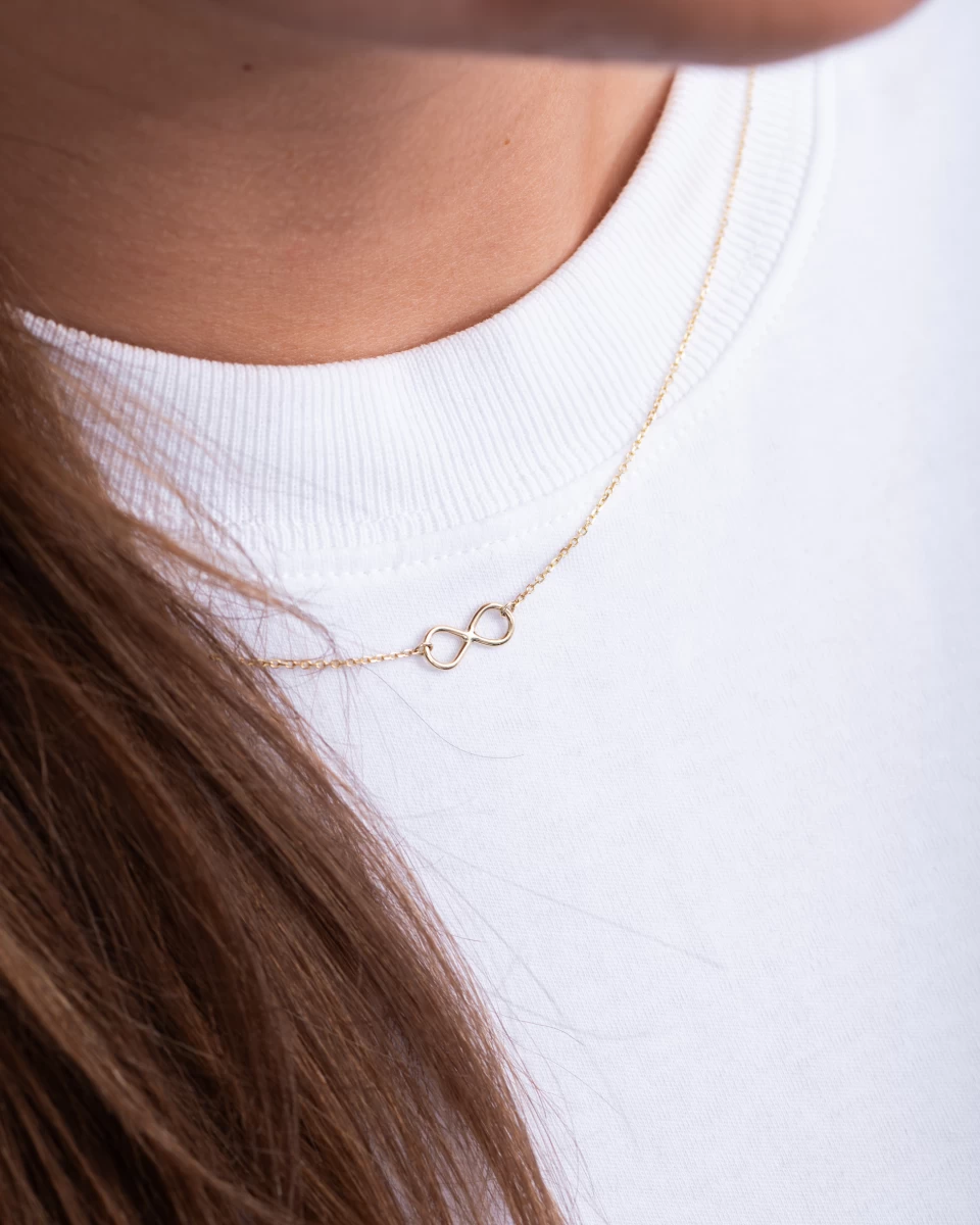 Nekonečný strieborný náhrdelník