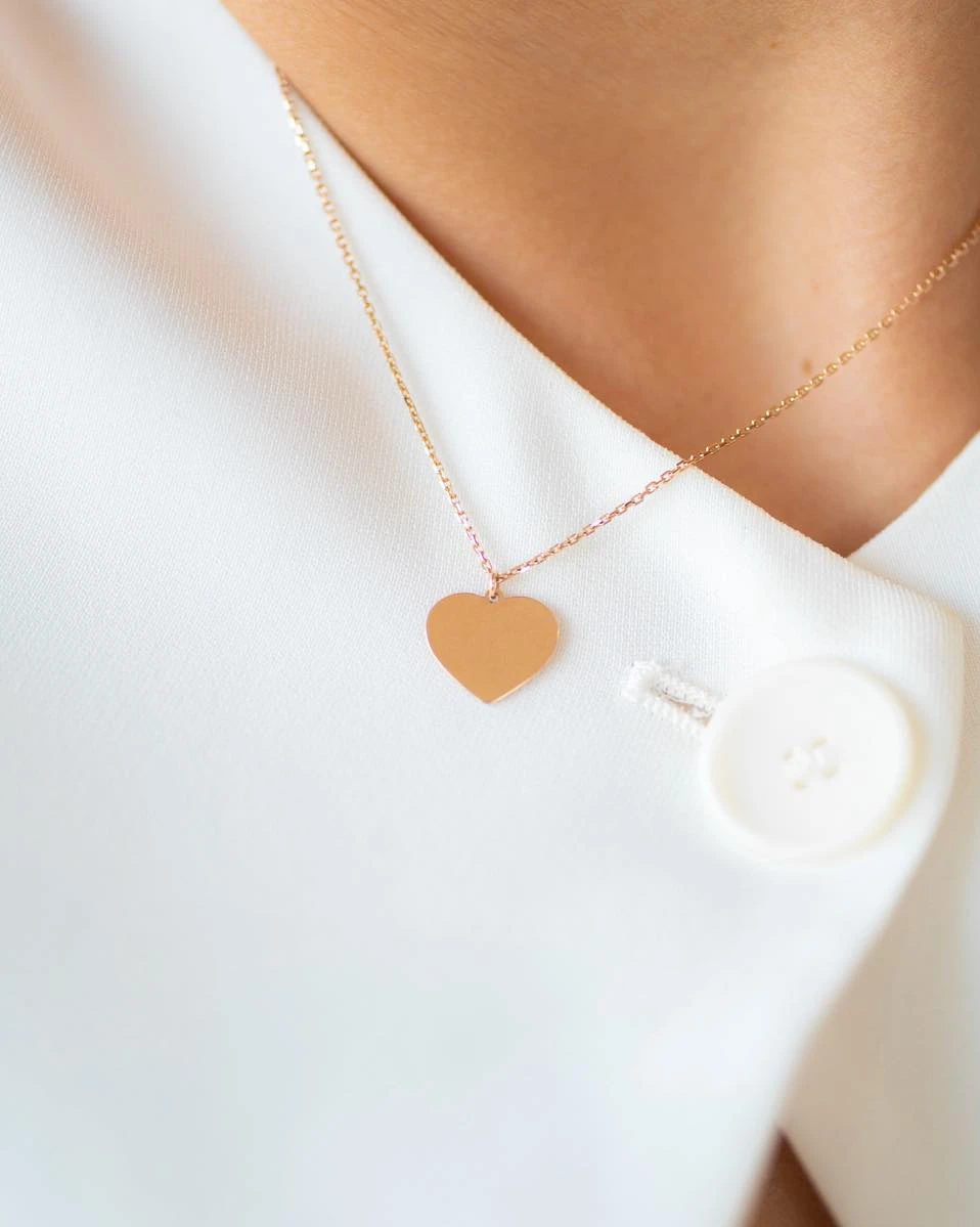 Strieborný náhrdelník s visiacim srdcom