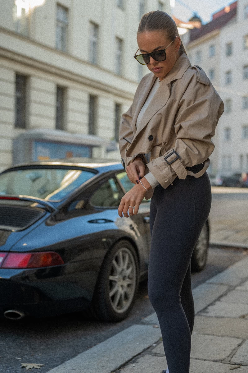 Náramok z bielych riečnych perál a strieborných 925 prvkov