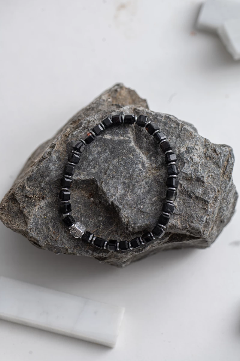 Pánsky náramok z onyxu a hematitu striebro 925 elegantný minerálny šperk