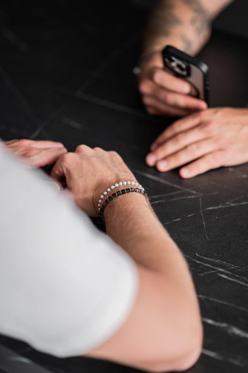 Náramok z howlitu a 925 striebra