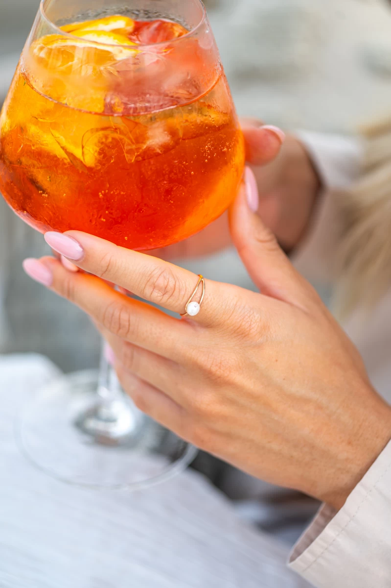 Prsteň z ružového zlata 14K s bielou perlou