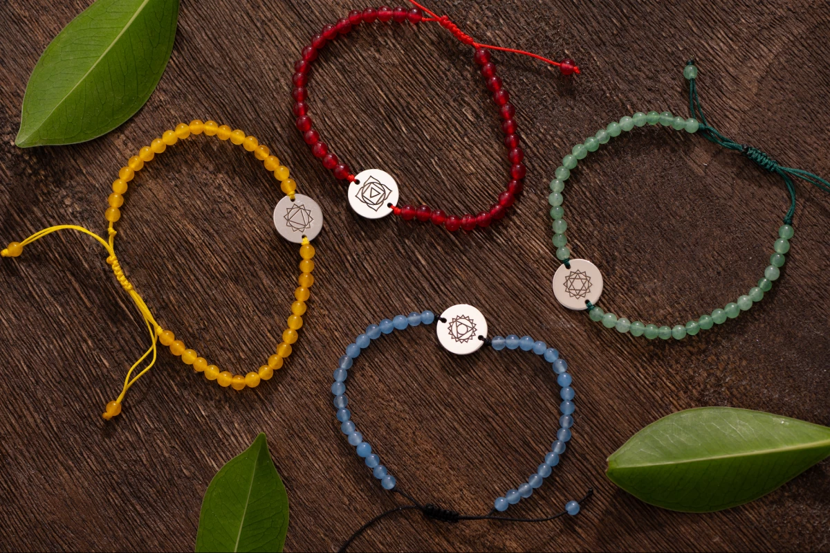 Náramok z ružového zlata 14K srdcového čakry s makramé